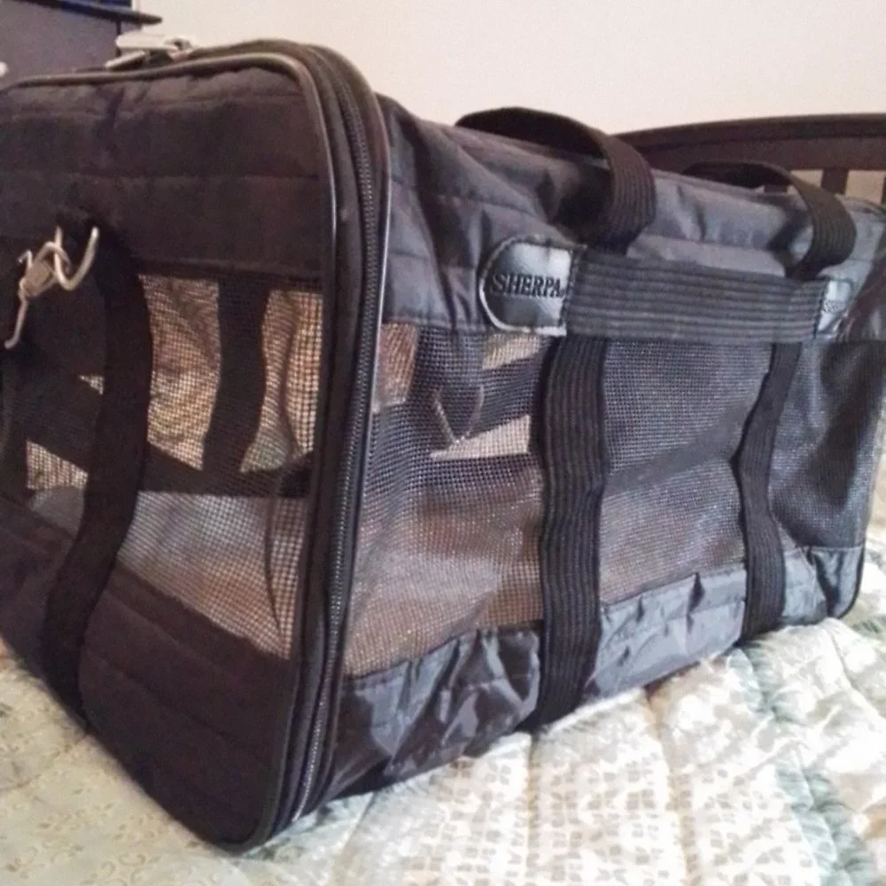 Sherpa Original Deluxe Pet Carrier